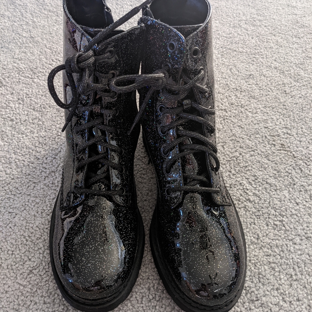 Girls boots